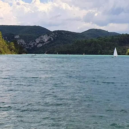 Maison Avec Terrasse 3min Du Lac Esparron/verdon Hébergement de vacances