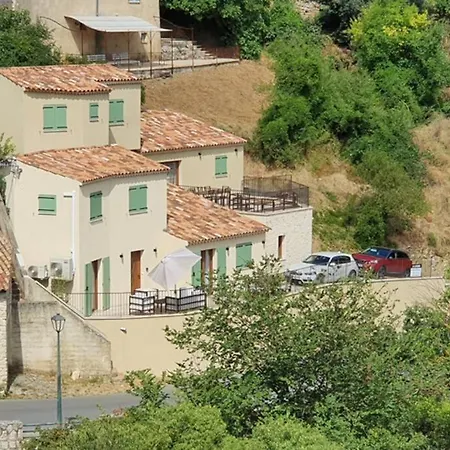 Hébergement de vacances Maison Avec Terrasse 3min Du Lac Esparron/verdon